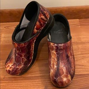 Dansko nursing shoes